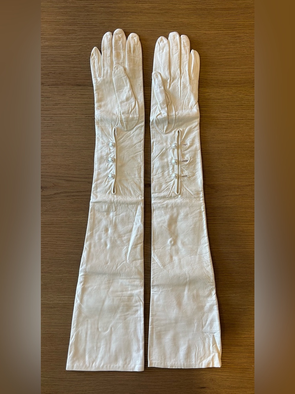 Vintage Shalimar White Leather Opera Gloves Silk Lined Made in Italy Size 7 - Picture 2 of 11